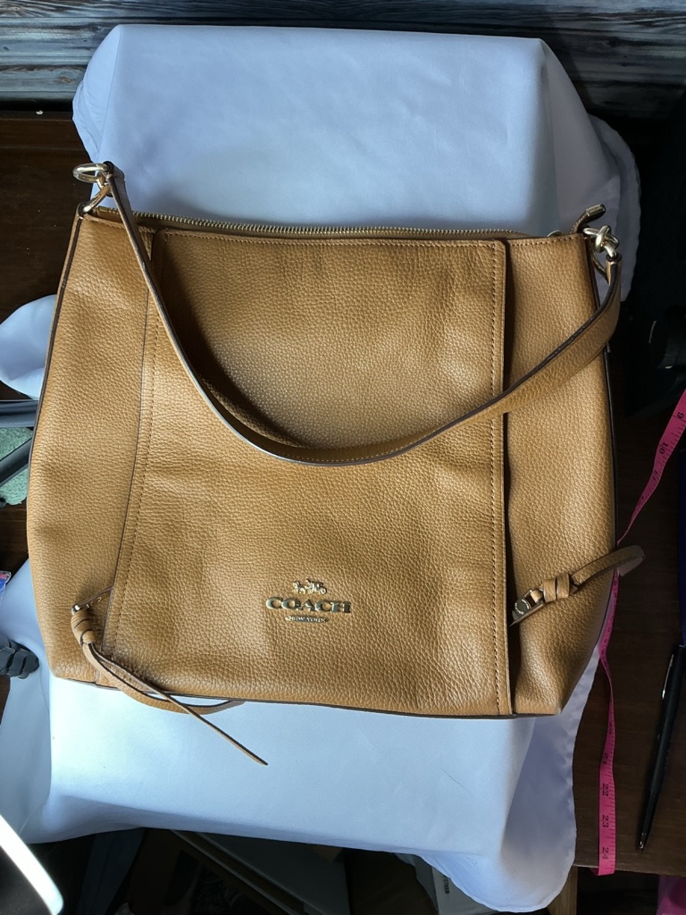 Coach Tan Pebbled Leather Shoulder Bag Zip Top Large Hobo